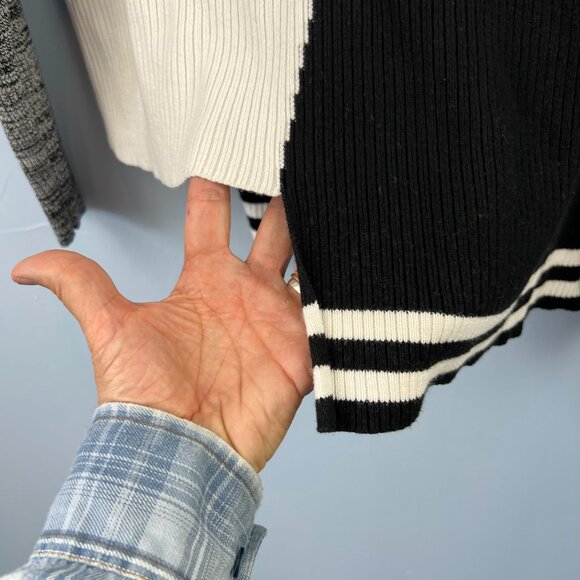 PLANET by Lauren G Asymmetrical Hemline Colorblock Sweater Black White Lagenlook - Picture 2 of 6